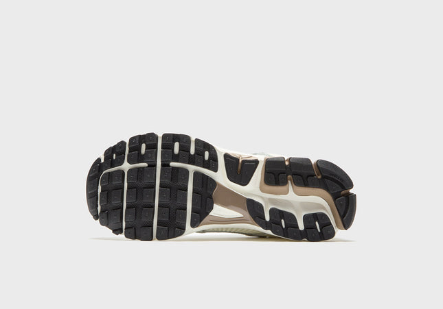 Nike WMNS Zoom Vomero 5 - Sail / Mink Brown / Black