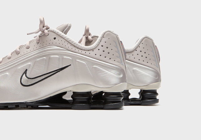 Nike Shox R4 - College Grey / University Red / Metallic Silver / Black