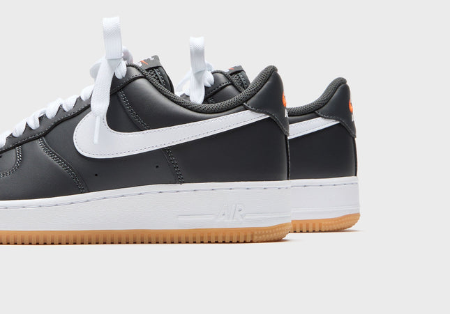 Nike Air Force 1 '07 LV8 - Anthracite / Gum