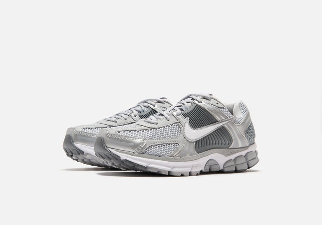 Nike Zoom Vomero 5 - Met Wolf Grey / White / Metallic Silver