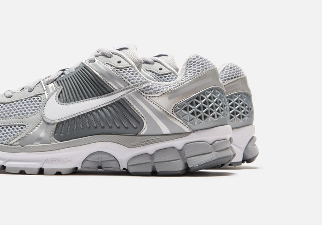 Nike Zoom Vomero 5 - Met Wolf Grey / White / Metallic Silver