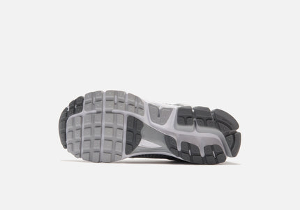Nike Zoom Vomero 5 - Met Wolf Grey / White / Metallic Silver