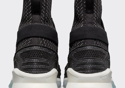 Concept X  Black / White