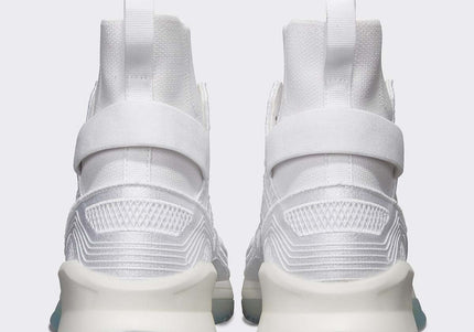 Concept X  White / Black