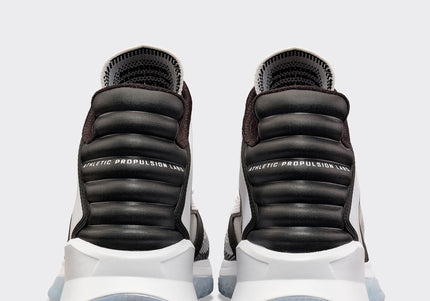 TechLoom Takeoff White / Black